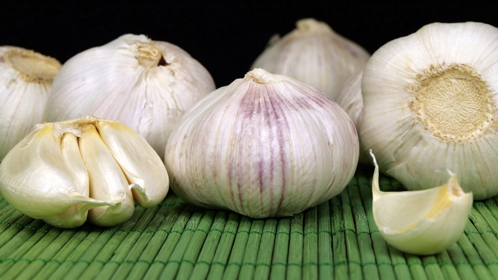 Advantages of deodorised garlic extract over raw garlic